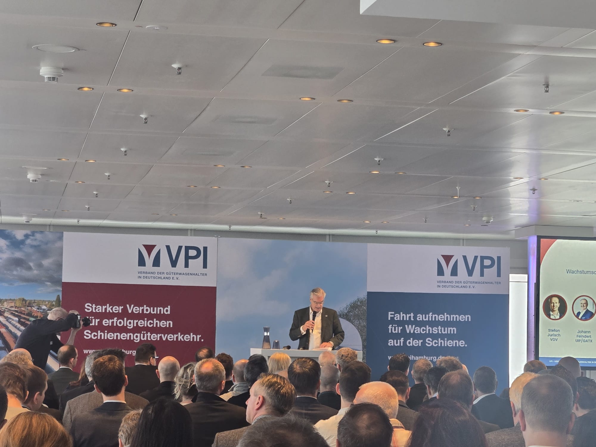 ESRAY, VPI 2026’DA GELECEĞİN DEMİRYOLUNU KONUŞTU